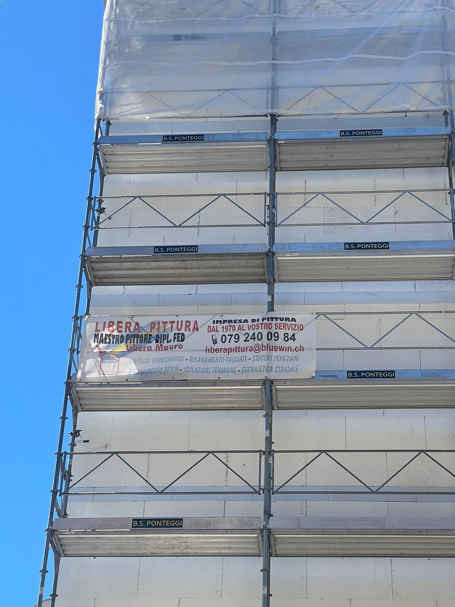 Cantiere di posa cappotto termico Libera Pittura in Ticino