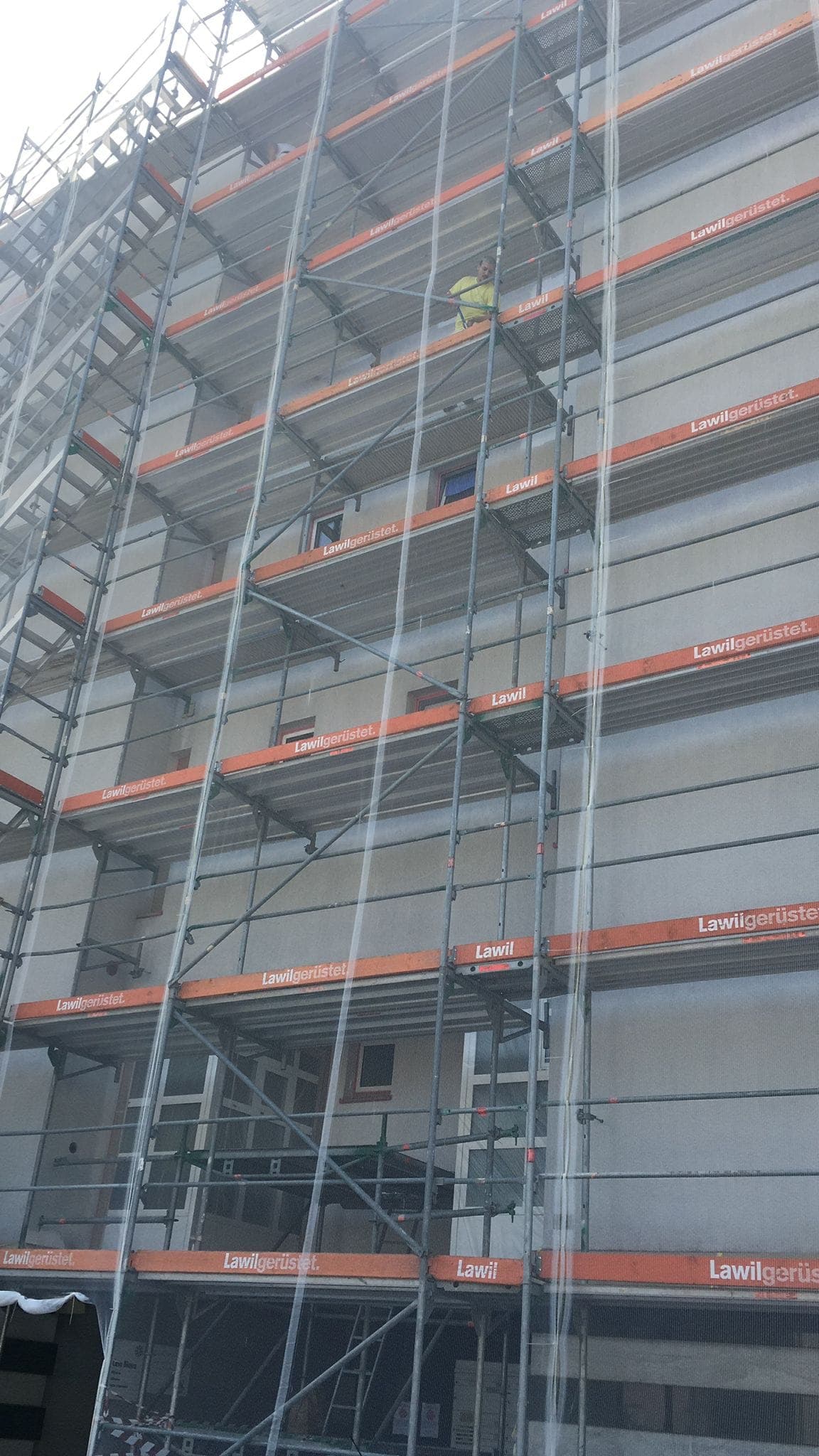 Ponteggi e cantiere cappotto termico Libera Pittura Ticino